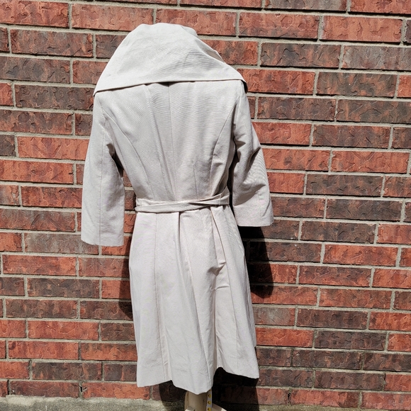 T TAHARI Callie Beige Belted Shawl Collar Trench Blazer Coat Sz Small - Picture 4 of 15